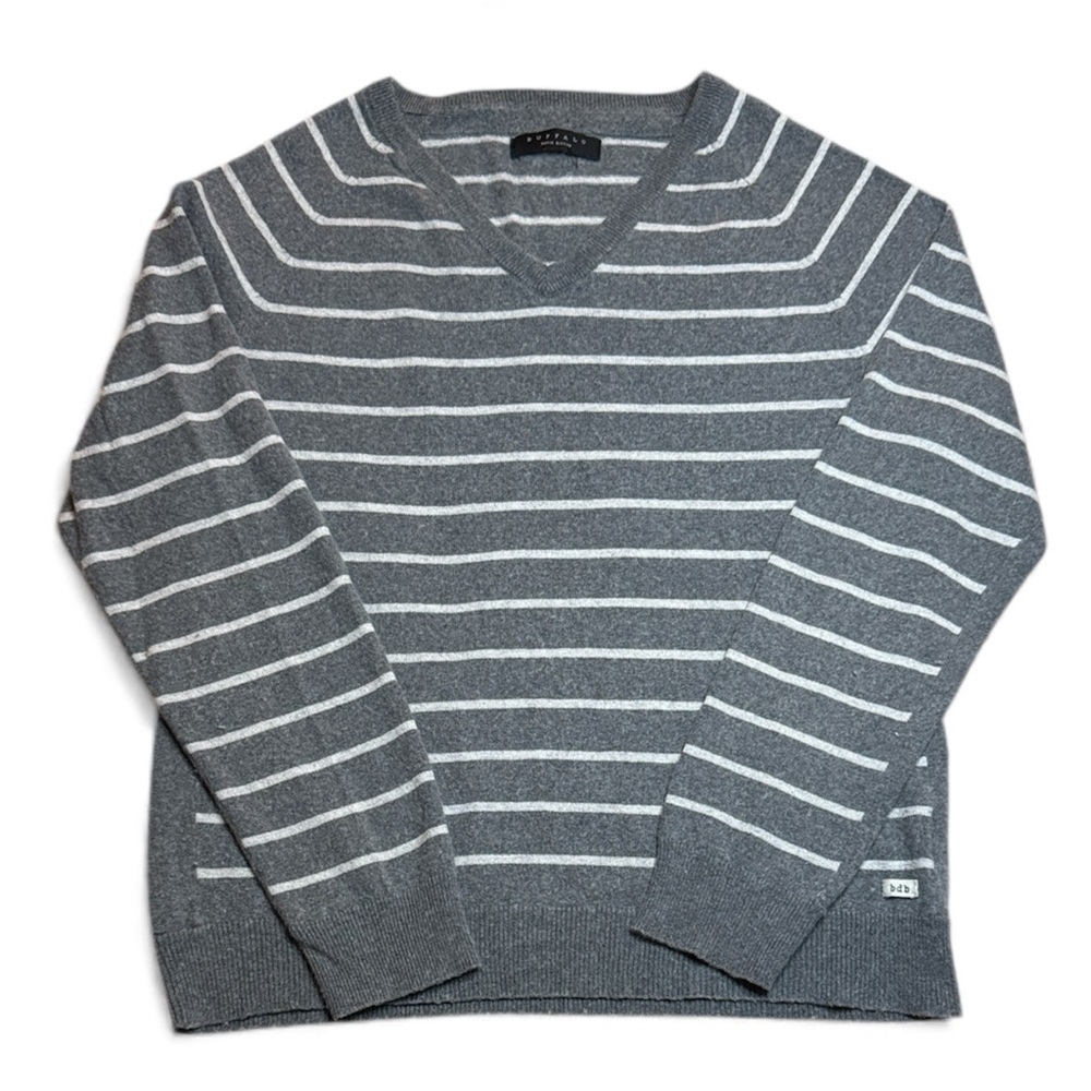 Silk & Cashmere Buffalo David Bitton Grey and White Striped V-Neck Sweater sz L